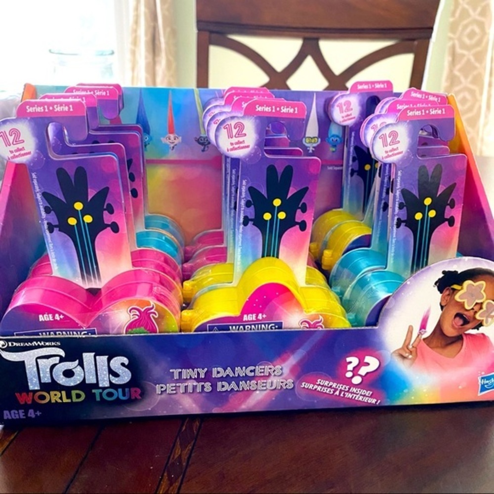 Trolls World Tour Tiny Dancers SERIES 1 Surprise Bundle